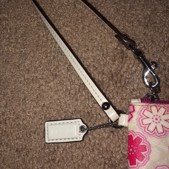 RARE VALENTINES COACH WRISTLET NWOT - Picture 5 of 6